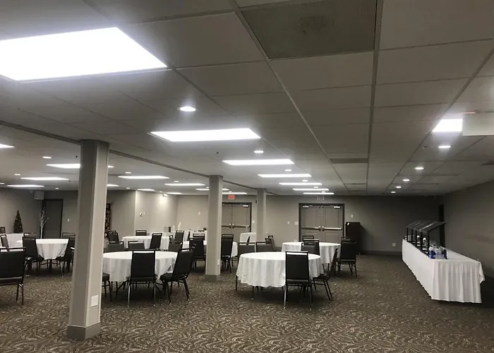 Hotel Country & By Radisson, Fargo, Nd Fargo