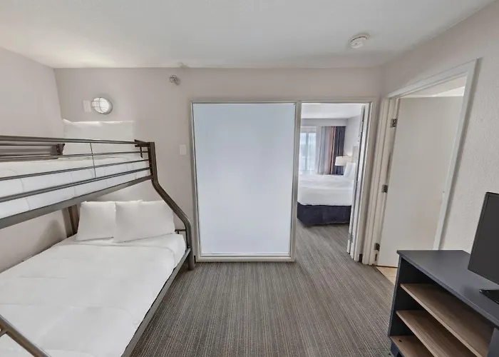 Country & By Radisson, Fargo, Nd