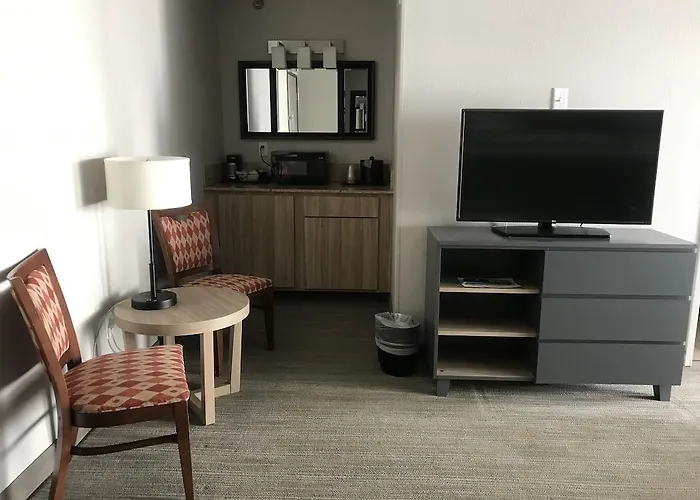 Hotel Country & By Radisson, Fargo, Nd Fargo