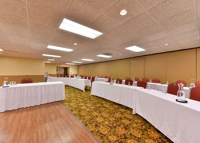 Country & By Radisson, Fargo, Nd 4*