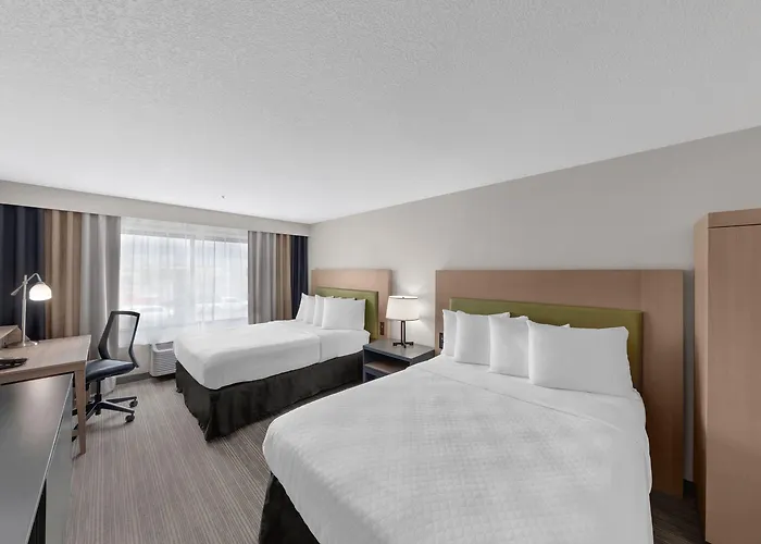 Hotel Country & By Radisson, Fargo, Nd