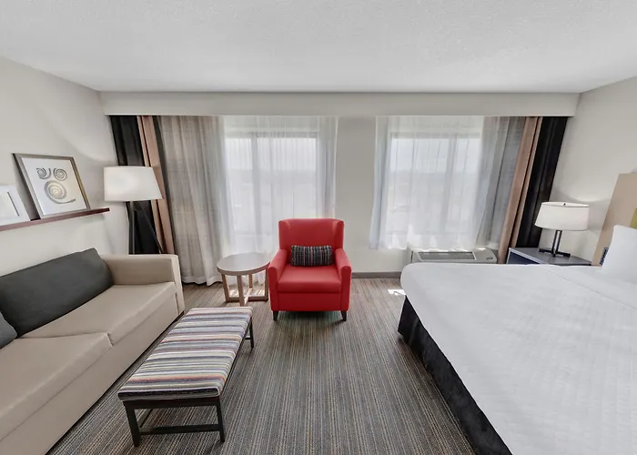 Country & By Radisson, Fargo, Nd