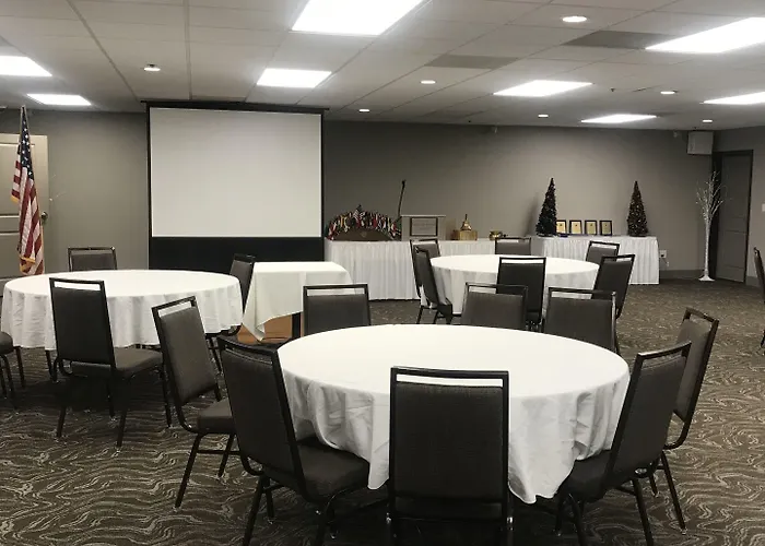 Hotel Country & By Radisson, Fargo, Nd Fargo