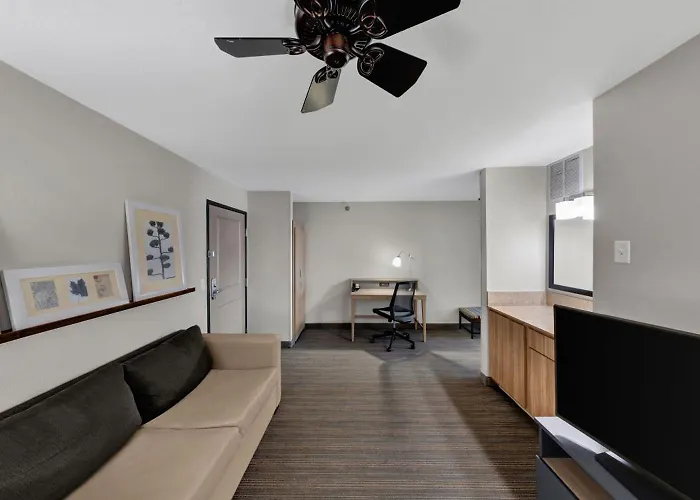 Hotel Country & By Radisson, Fargo, Nd Fargo