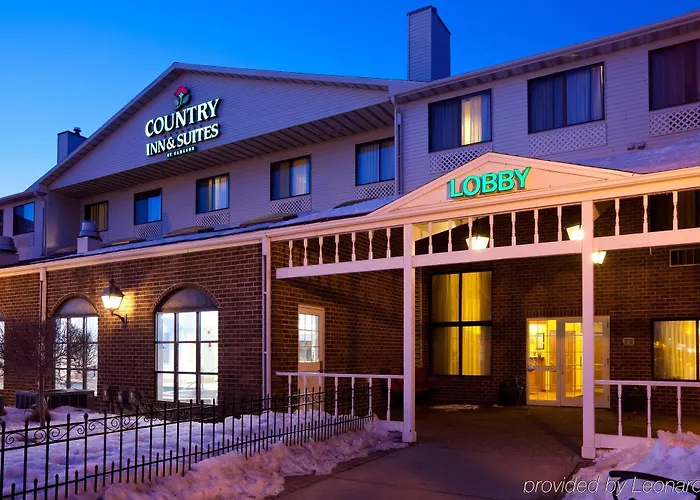Country & By Radisson, Fargo, Nd